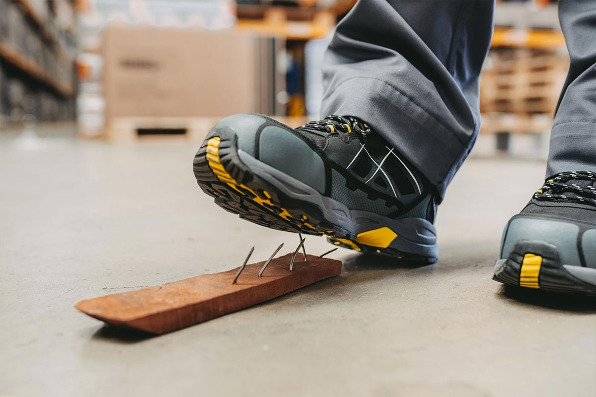 How to know if safety shoes are still good?