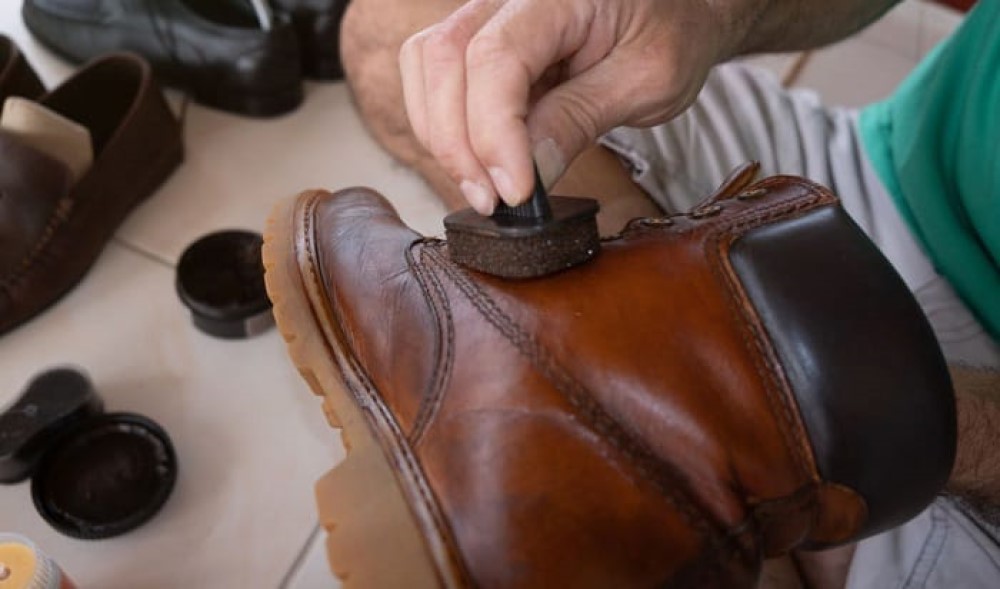How to Clean Guard Boots with 7 Basic Steps